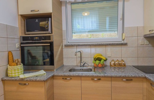 Jurdani Villa | Wonderful private villa with hot tub, WIFI, A/C, sauna, private pool, terrace and pets allowed