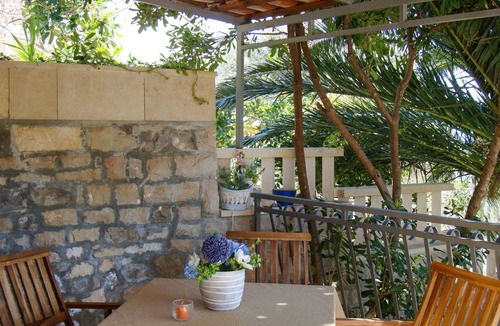 Cove Basina (Jelsa) House | Wonderful private villa for 4 people with A/C, WIFI, TV, terrace, pets allowed and parking