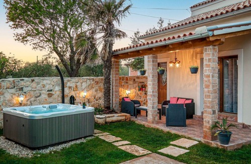 Loborika House | Wonderful private villa with private pool, hot tub, A/C, WIFI, TV, terrace and pets allowed