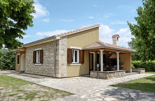 Drinovci House | Wonderful private villa for 4 people with private pool, WIFI, A/C, TV, terrace and pets allowed