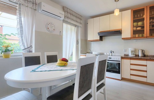 Murine House | Wonderful private villa for 14 guests with WIFI, A/C, private pool, TV and terrace