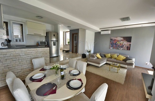 Bibinje House | Wonderful private villa for 8 guests with A/C, private pool, hot tub, WIFI, TV and terrace