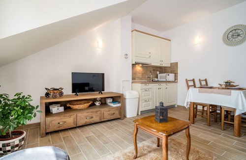 Senj House | Wonderful private villa for 12 guests with WIFI, private pool, TV, terrace and pets allowed