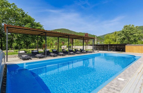 Gradinje Villa | Wonderful private villa with private pool, A/C, WIFI, TV, terrace, pets allowed and panoramic view