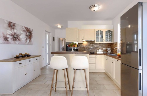 Krnica House | Wonderful private villa for 5 people with private pool, WIFI, A/C, TV and terrace
