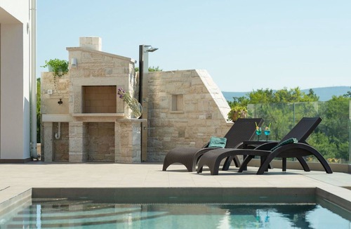 Krnica Villa | Wonderful private villa for 7 people with A/C, private pool, WIFI, TV, terrace and pets allowed