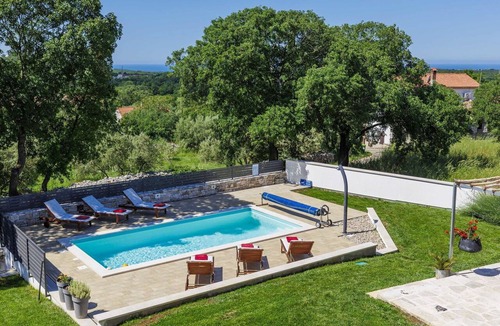 Golas Villa | Wonderful private villa with A/C, private pool, WIFI, TV, terrace, pets allowed and panoramic view