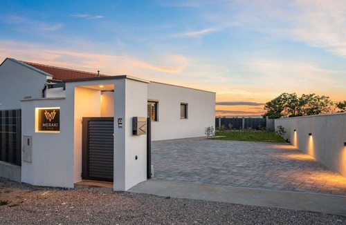 Brgod House | Wonderful private villa for 8 people with A/C, private pool, WIFI, TV and terrace