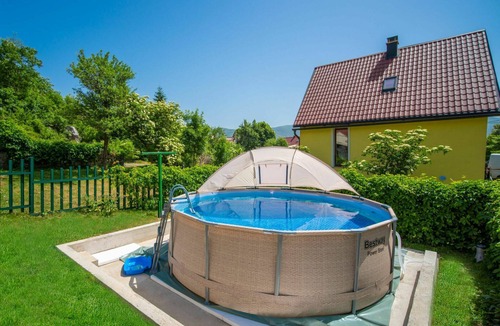 Lic House | Wonderful private villa for 4 people with WIFI, A/C, private pool, TV and pets allowed