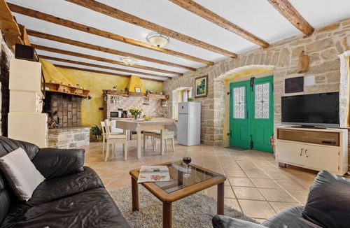 Krbune House | Wonderful private villa for 4 guests with private pool, A/C, WIFI, TV, terrace and panoramic view