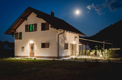 Lic House | Wonderful private villa for 4 people with A/C, hot tub, WIFI, TV, terrace and pets allowed