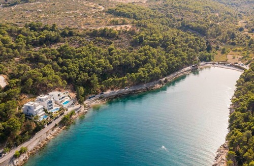 Splitska Villa | Wonderful private villa for 12 people with private pool, A/C, WIFI, TV, terrace and pets allowed