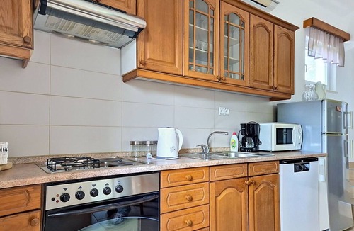 Oklaj House | Wonderful private villa for 2 guests with internet, hot tub, A/C, terrace and pets allowed