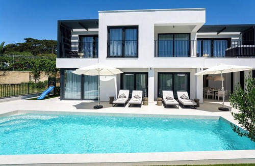 Lopar Villa | Wonderful private villa with private pool, WIFI, hot tub, A/C, TV, terrace and pets allowed