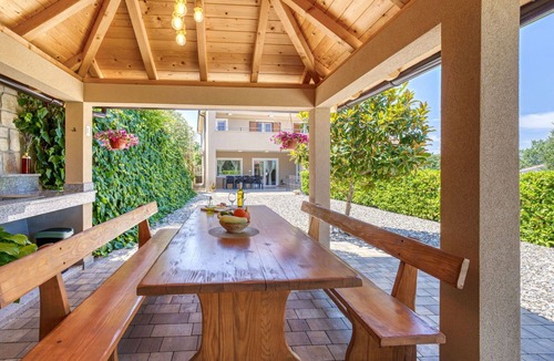 Tribulje House | Wonderful villa for 10 guests with WIFI, A/C, private pool, TV and terrace