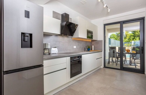 Bogovici House | Wonderful villa for 6 guests with A/C, private pool, WIFI, TV, terrace and pets allowed