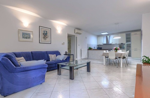 Topid House | Wonderful villa for 6 people with WIFI, A/C, private pool, TV and terrace