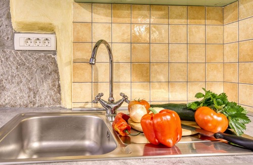 Grabri House | Wonderful villa for 7 guests with WIFI, A/C, private pool, hot tub, TV and pets allowed