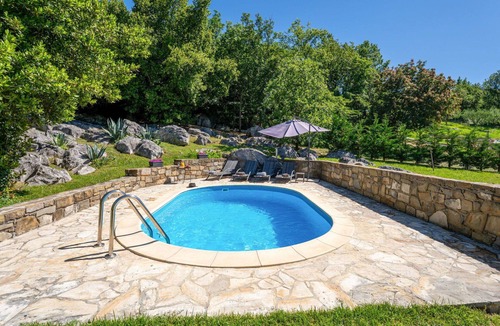 Grabri House | Wonderful villa for 7 guests with WIFI, A/C, private pool, hot tub, TV and pets allowed