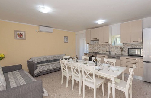 Oklaj House | Wonderful villa for 8 people with private pool, A/C, WIFI, TV and patio