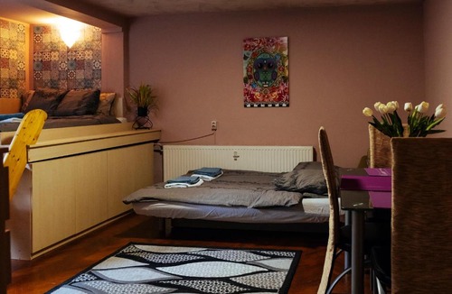 Drumul Taberei Apartment | Woody - Cozy and Quiet Place near Moghioros Park