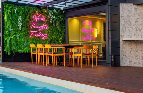 Cukarica Boat Rental | WTF lounge 4-bedroom house boat in Belgrade