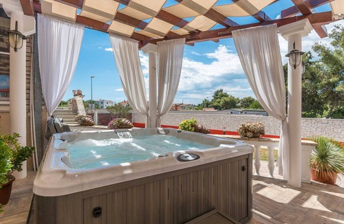 Turanj Villa | XXXL Villa Ancora with heated pool