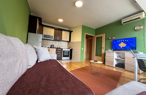 Pristina Apartment | Yellow Moon Hostel&Apartment