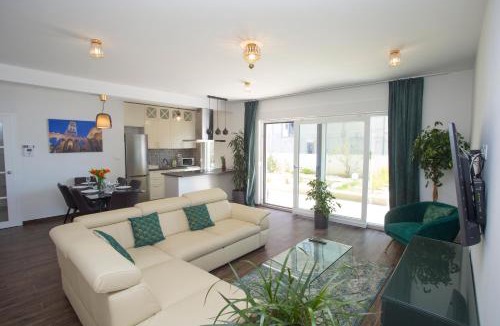 Znjan Apartment | Your own resort