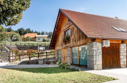 Stari Trg pri Lozu Hostel | Youth Hostel Arsviva