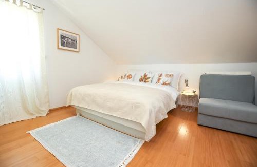 Bozava Apartment | Z&A Studio apartment with parking