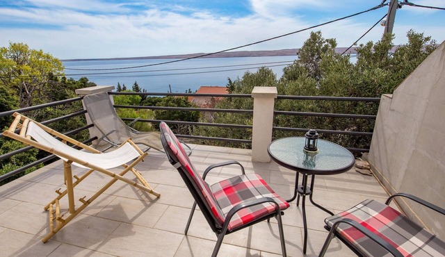1 bedroom beach front apartment in Baric Draga in Baric Draga