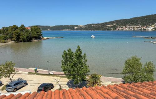 1 Bedroom Cozy Apartment In Rab Supdraga