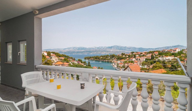1 bedroom gorgeous apartment in Supetar-Splitska