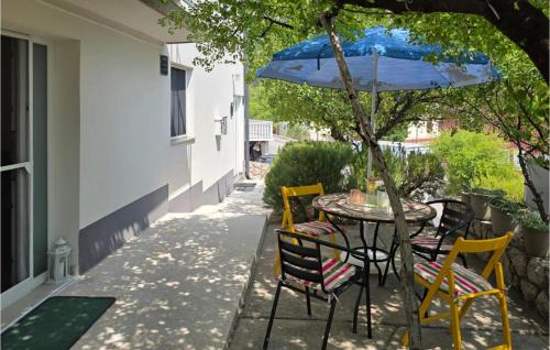 1 Bedroom Lovely Apartment In Karlobag