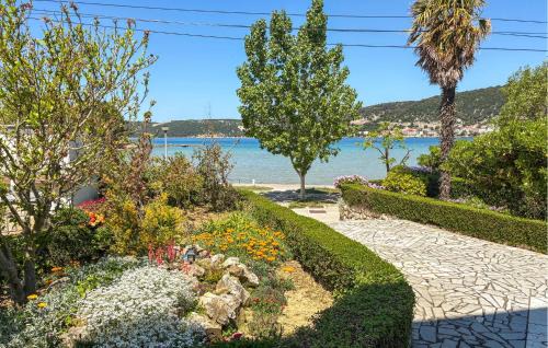 1 Bedroom Lovely Apartment In Rab Supdraga