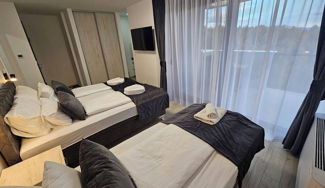 1BDR apartment, shared pool, kitchen, balcony, C22 in Sarajevo