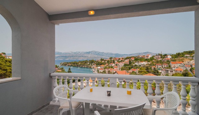 2 bedroom cozy apartment in Supetar-Splitska