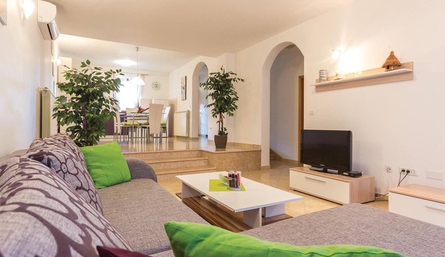 2 bedroom nice apartment in Pula