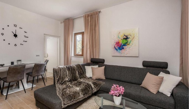 2 Bedroom Pet Friendly Apartment In Lovran in Lovran