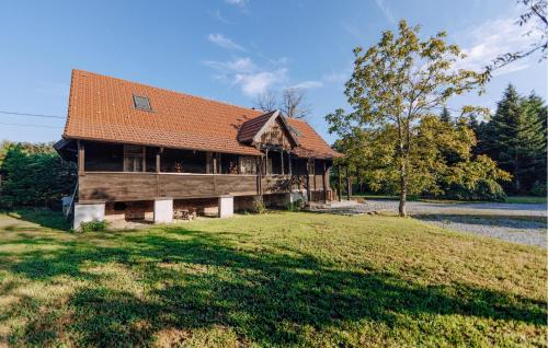 3 Bedroom Amazing Home In Derezani