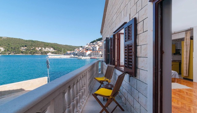 3 bedroom lovely home in Pucisca