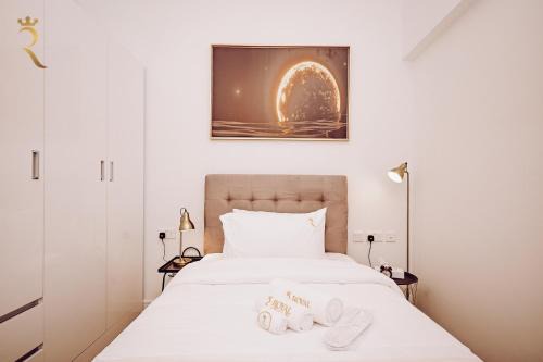 3BR Al Raha Haven - Chic Coastal Escape in Abu Dhabi