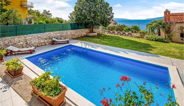 4 Bedroom Nice Apartment In Rijeka