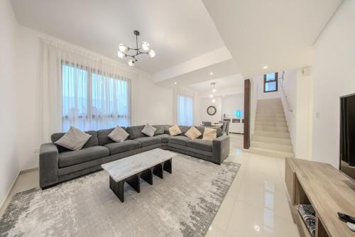 5BR Private Pool Villa in Sharjah - BBQ Area - Nasma in Sharjah
