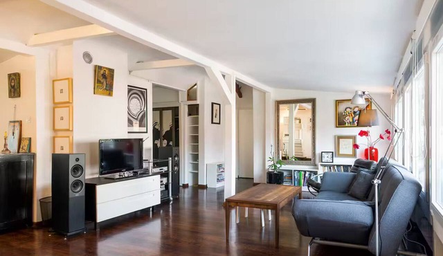 A Lovely, Sunny, Large Artistic Loft in Belgrade in Belgrade
