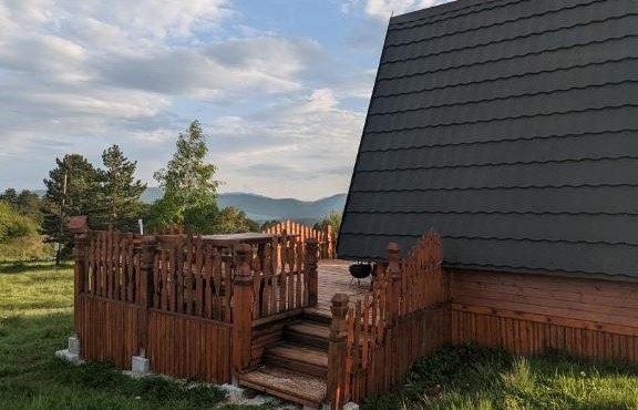 A Pine vikendica u srcu Zapadne Srbije