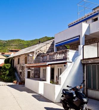 Accommodation Family Magazin in Žuljana