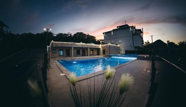 Adria Centar Koćuša - Triple Room with Balcony and Pool View 11 in Ljubuski