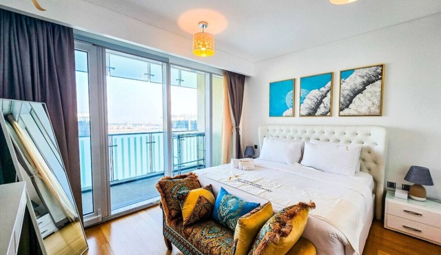 Al Raha Serenity: Spacious 2BR Getaway in Abu Dhabi